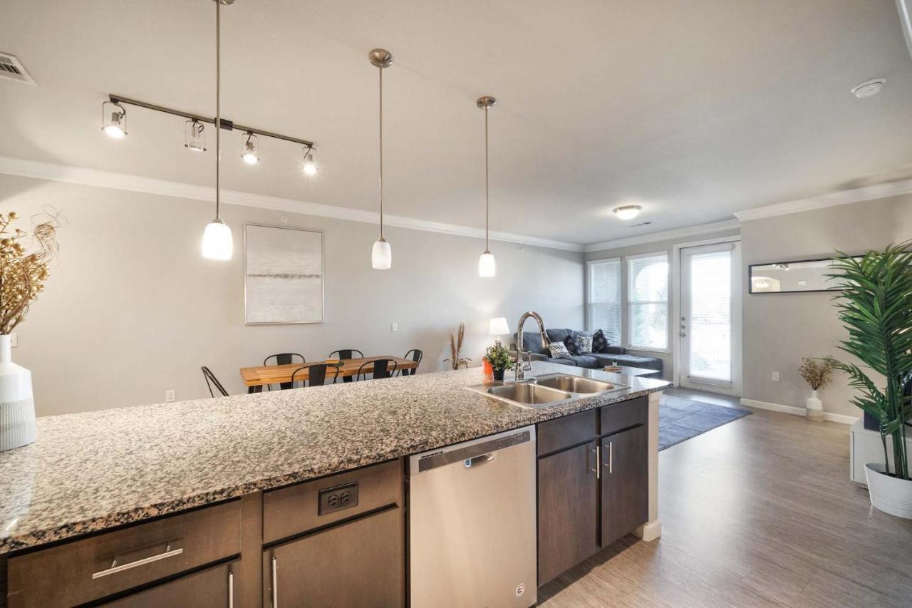 Luxury Townhomes - Evonify Stays ออสติน ภายนอก รูปภาพ