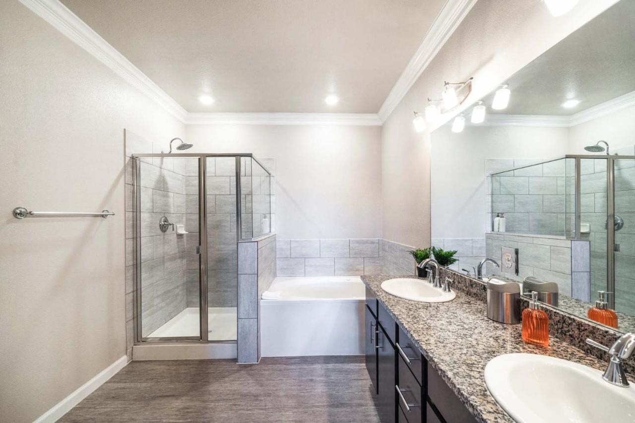 Luxury Townhomes - Evonify Stays ออสติน ภายนอก รูปภาพ