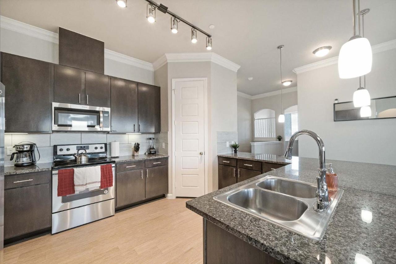 Luxury Townhomes - Evonify Stays ออสติน ภายนอก รูปภาพ