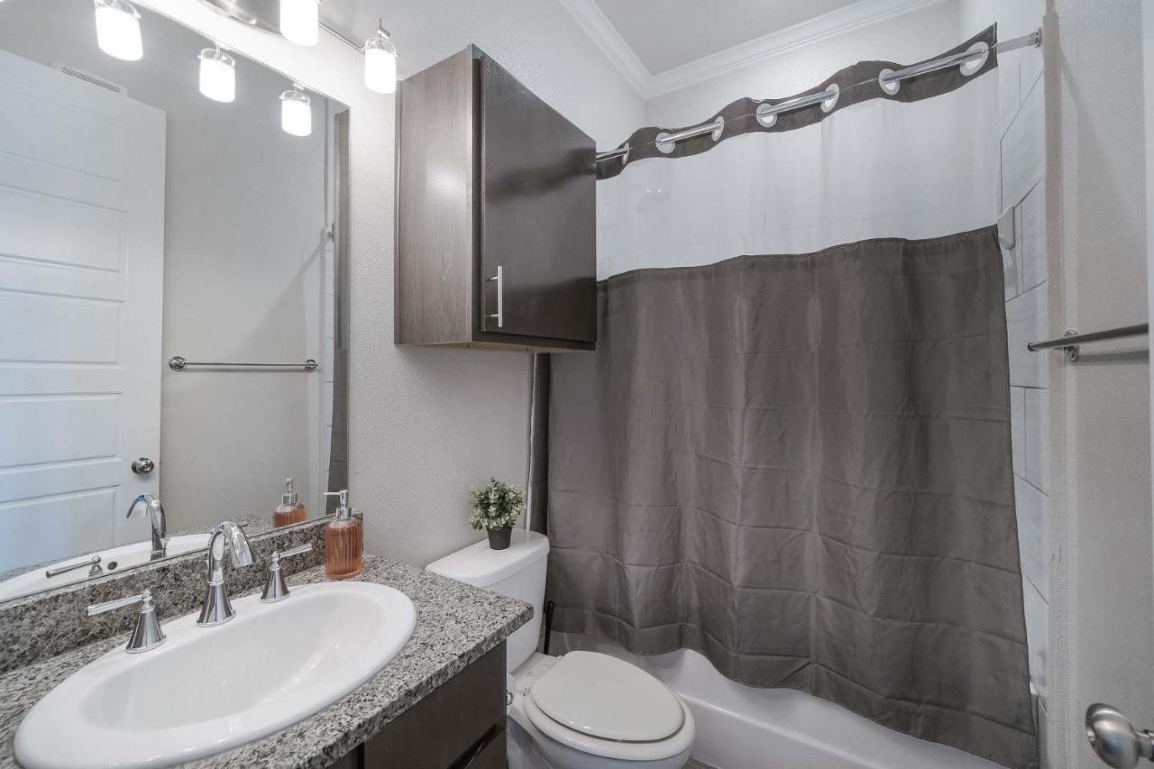 Luxury Townhomes - Evonify Stays ออสติน ภายนอก รูปภาพ